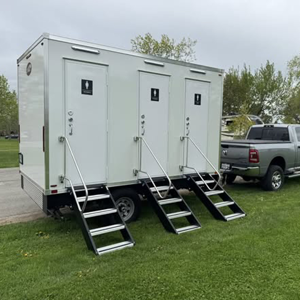 Luxe mobiele toilettrailer met - Outdoor Camping Rentals recensie en prijs